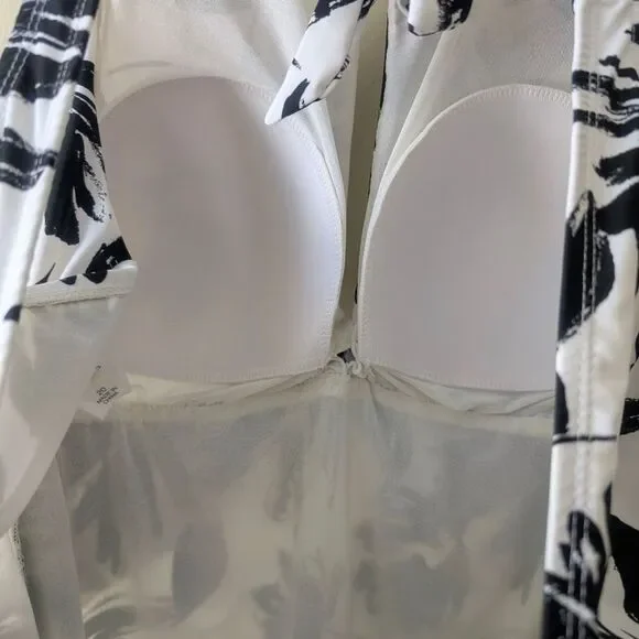Swimsuits For All Keyhole One Piece Black White Floral Swimsuit Size 20 - Picture 8 of 8